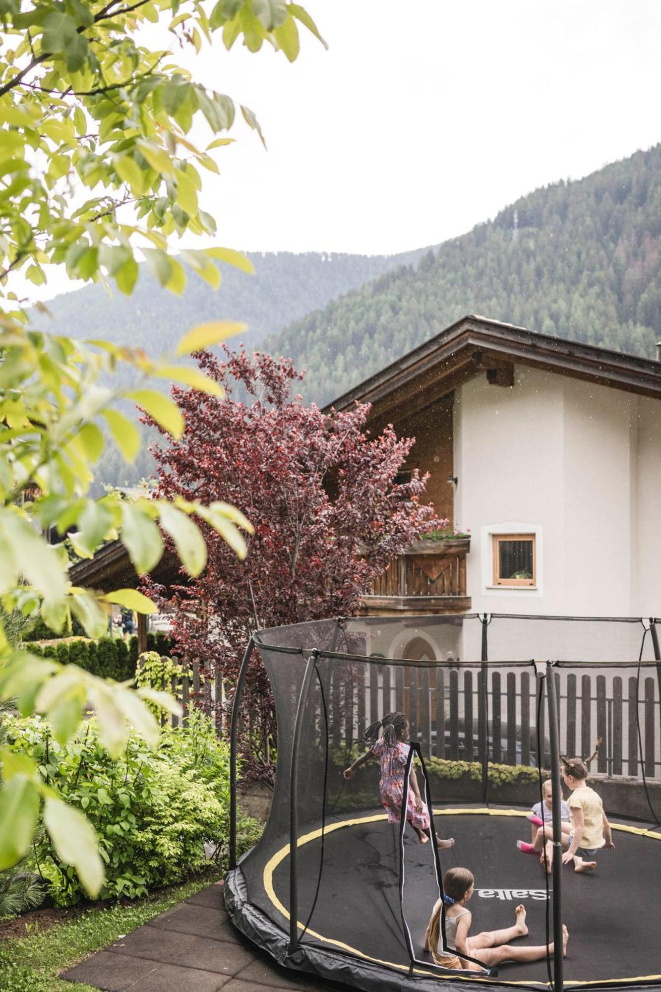 Familienhotel Viktoria Ультимо Экстерьер фото